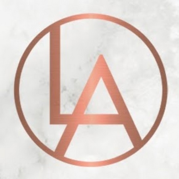 Profile Picture of Lois Abueg (@loisabueg) on Poshmark