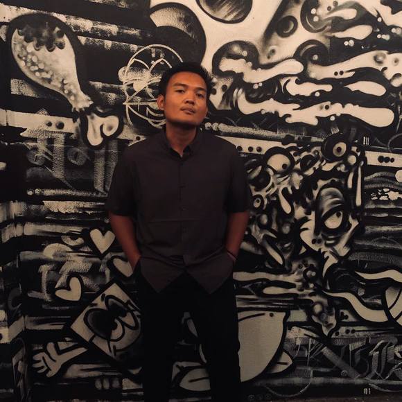 Profile Picture of Mark Rodrigo (@markstyleup) on Poshmark