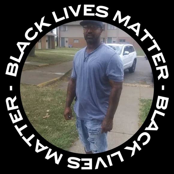 Profile Picture of Cedric Edwards (@edwardsc772) on Poshmark