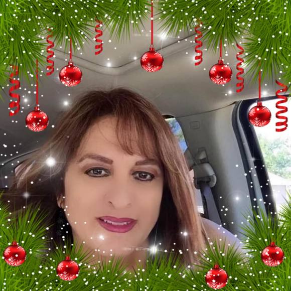 Profile Picture of Sol Lopez (@sollopez976) on Poshmark