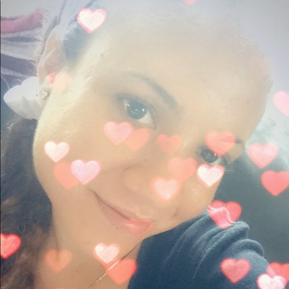 Profile Picture of Patricia Broeren (@patriciabroeren) on Poshmark