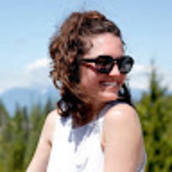Profile Picture of Hilary Chase (@hilmch) on Poshmark