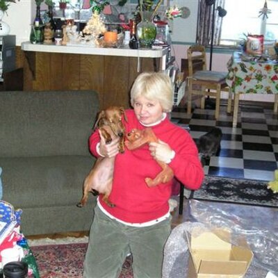 Profile Picture of Robin Foster (@rfoster57) on Twitter