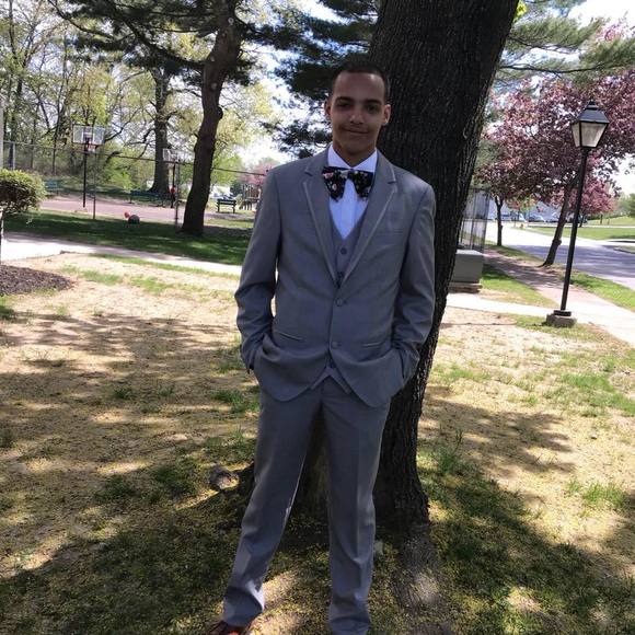 Profile Picture of Robert Watson (@robert_watson) on Poshmark