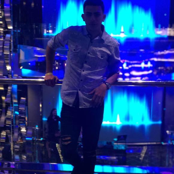 Profile Picture of Carlos alejandro Roque (@carlosatroque) on Poshmark