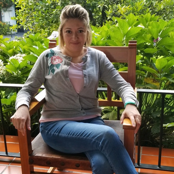 Profile Picture of Christy Lopiccolo (@lopiccoloc) on Poshmark
