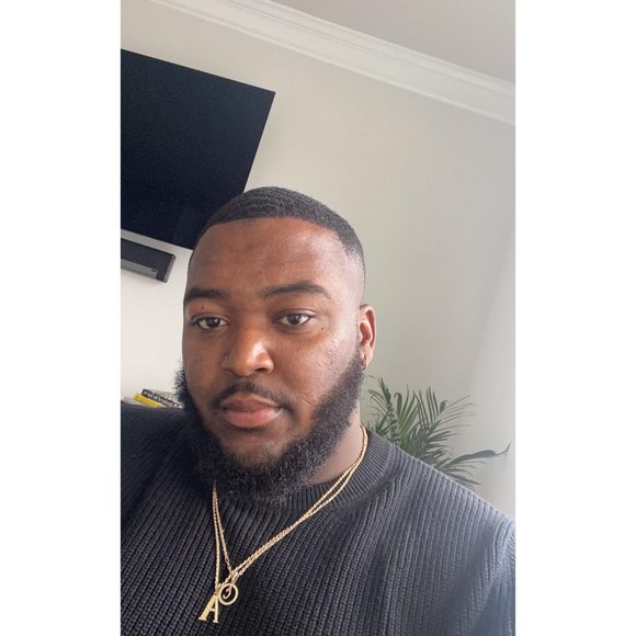 Profile Picture of Carlos Hodge (@chodge21) on Poshmark