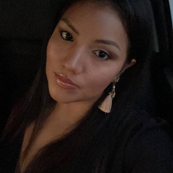 Profile Picture of Marilyn Bernal (@sbernal191) on Poshmark