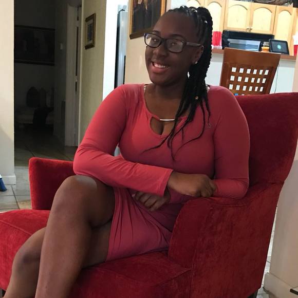 Profile Picture of Raniya Castellow (@niya1116) on Poshmark