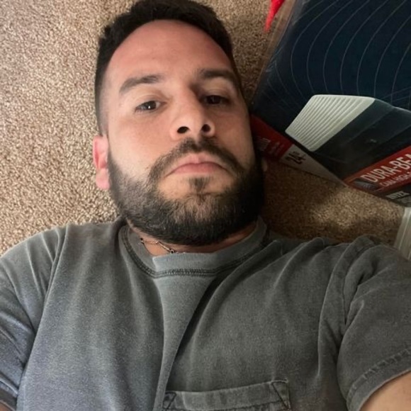 Profile Picture of Cesar Loaiza (@beckhan81) on Poshmark