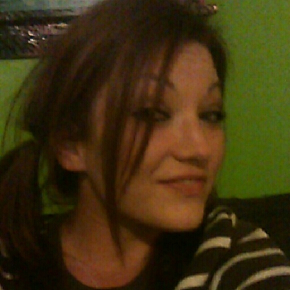 Profile Picture of Rose Shaffer (@rosemarie216) on Poshmark