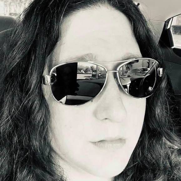 Profile Picture of Candice Strzalka (@cs0131) on Poshmark