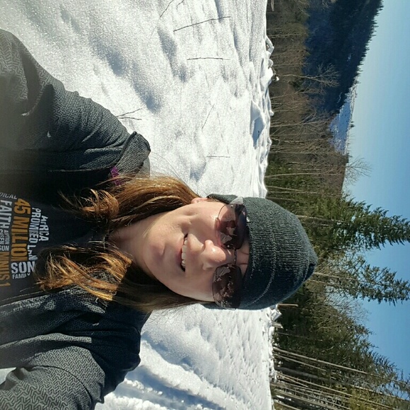 Paula Lelli - Poshmark Profile Picture of Paula Lelli (@pnuts14308) on Poshmark