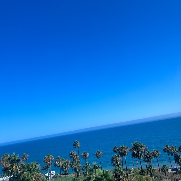 Profile Picture of Aubs Branin (@aubsmakae) on Poshmark