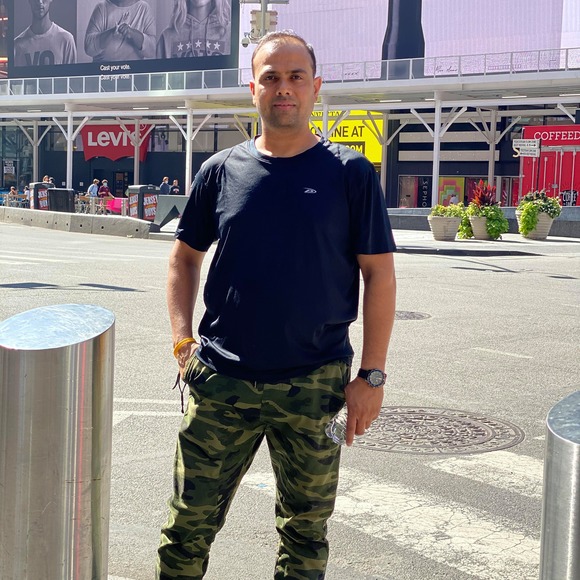 Profile Picture of Shailesh Pandya (@shaileshpandya) on Poshmark