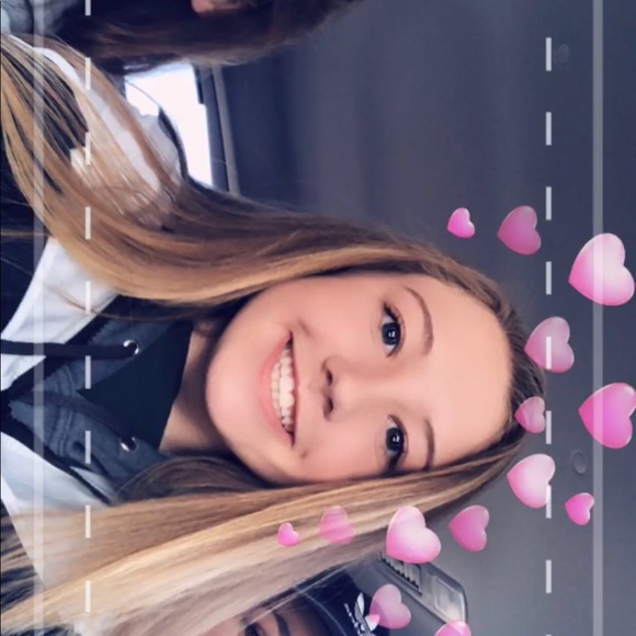 Profile Picture of Jillian Shannon (@jillianshannon) on Poshmark