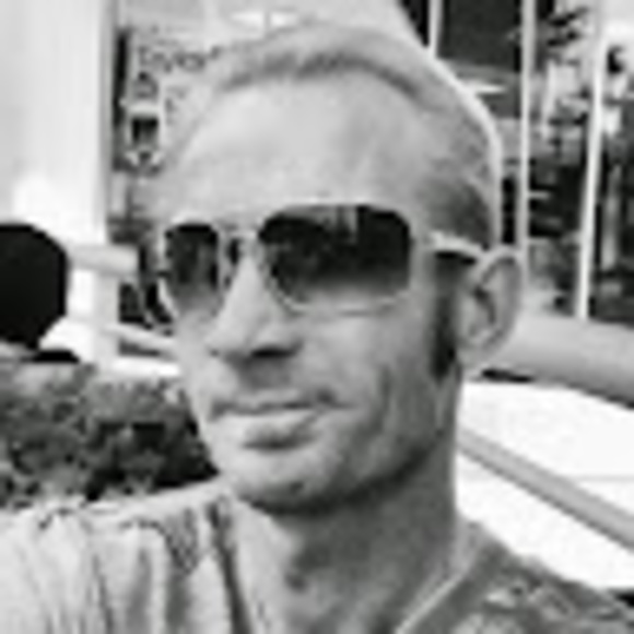 Profile Picture of Mike Maatta (@mmaatta66) on Poshmark