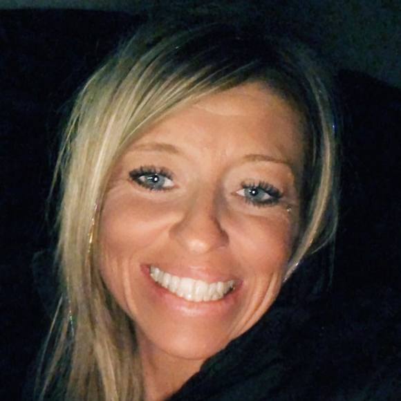 Profile Picture of Jamie Kealey (@jkealey81) on Poshmark