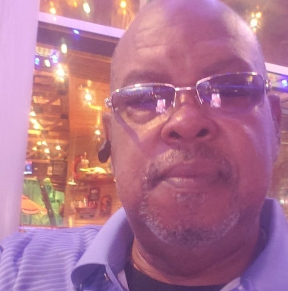 Profile Picture of Eric Huggins sr. (@erichuggs) on Poshmark