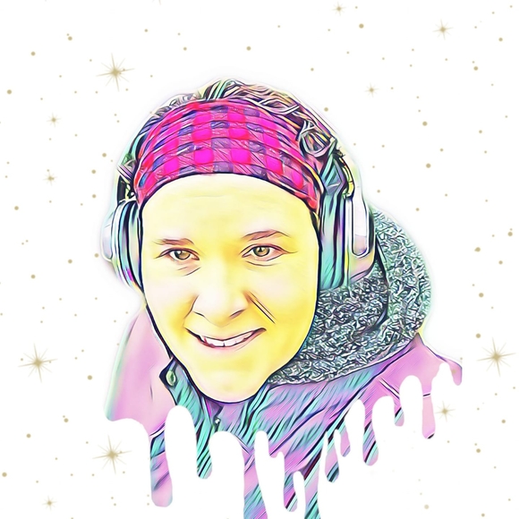 Kathy Toding - Poshmark Profile Picture of Kathy Toding (@kathyt44) on Poshmark