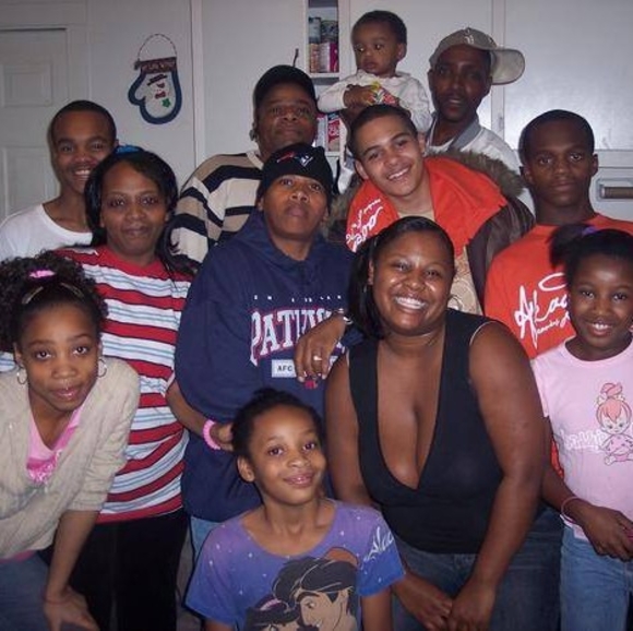 Profile Picture of Kenneth Bowie (@keylove0528) on Poshmark