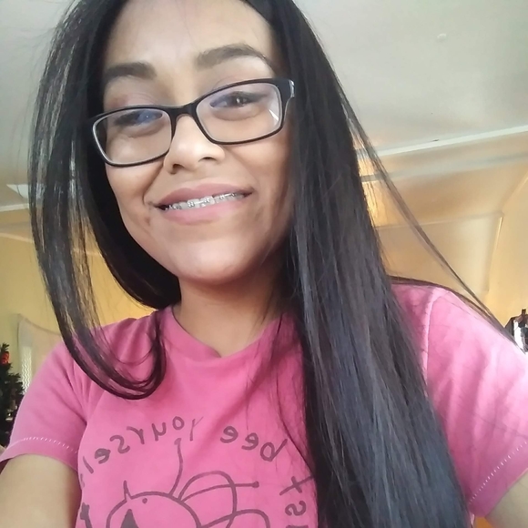 Profile Picture of Silvia Cuevas (@silviacuevas87) on Poshmark