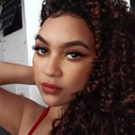 Profile Picture of Isabel Laurindo (@bellaurind) on Instagram