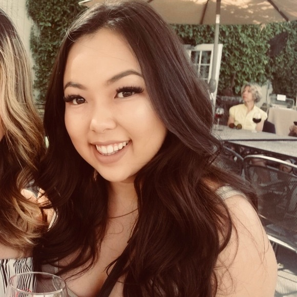 Profile Picture of Hatsumi Nansen (@hhatsumi_) on Poshmark