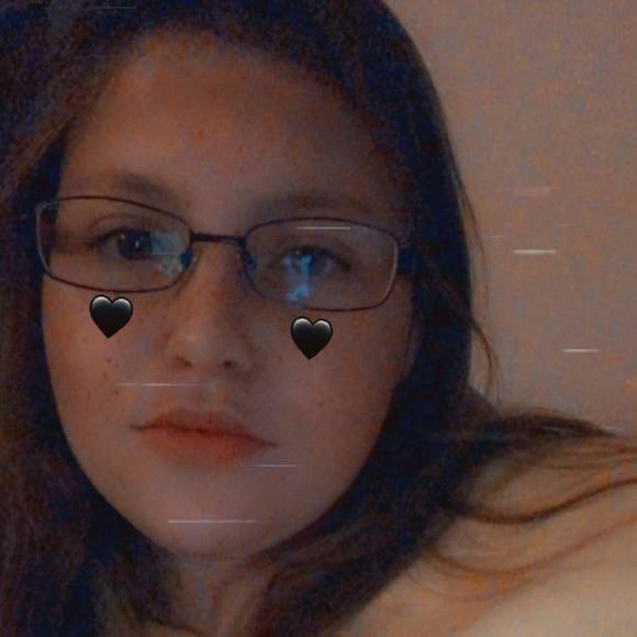 Profile Picture of Macy Bailey (@macybailey_) on Poshmark