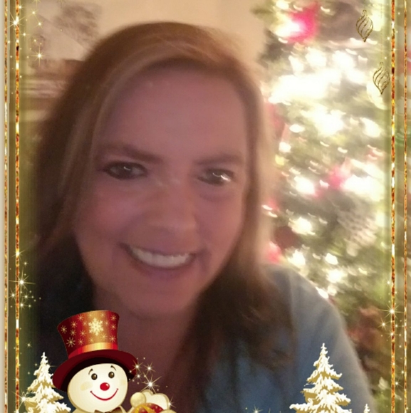 Profile Picture of Cindy Shackelford (@shcklfrd) on Poshmark