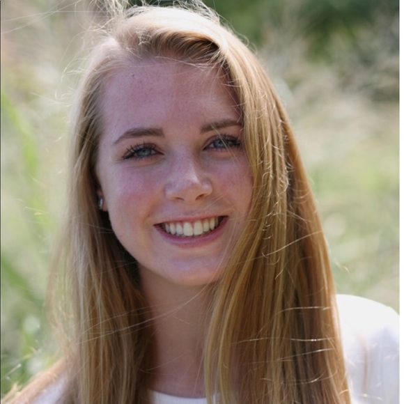 Profile Picture of Whitney Schaefer (@w_schaefer) on Poshmark