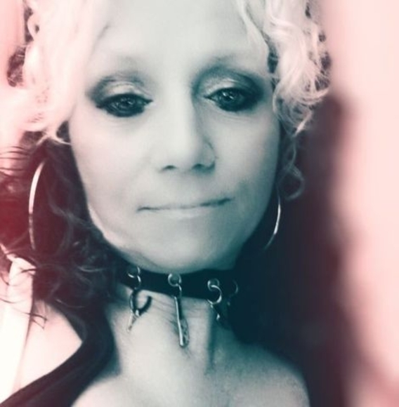 Profile Picture of Kim Heckel (@kimheckel) on Poshmark