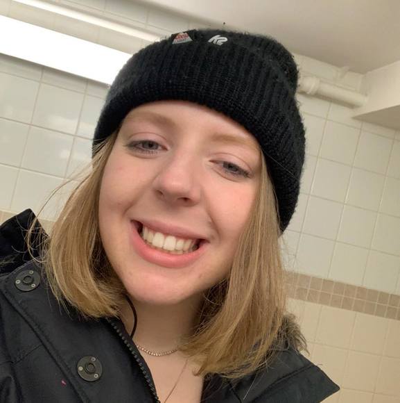 Profile Picture of Amber Clifford (@ambercliffor964) on Poshmark