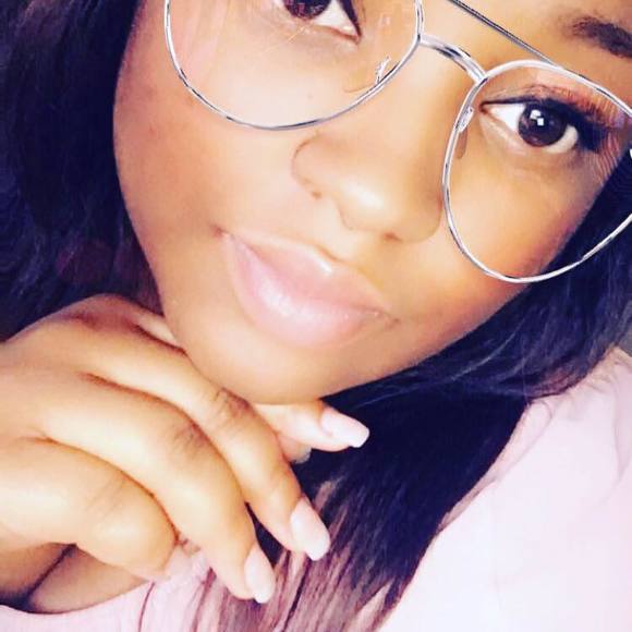 Profile Picture of Octavia Coleman (@taytay_tavia12) on Poshmark