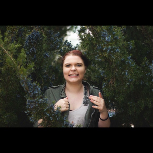 Profile Picture of Hannah Morrill (@hannahmorrill) on Poshmark