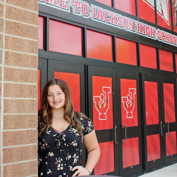 Profile Picture of Cameron Craigle (@cameroncraigle) on Poshmark