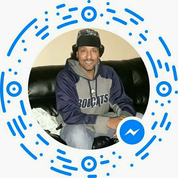 Profile Picture of Carl Percy (@carljpercy) on Poshmark