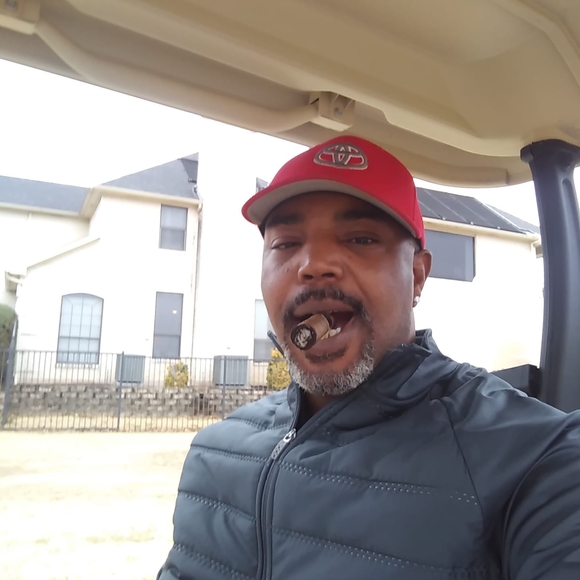 Profile Picture of Odell Walker (@odellwalker) on Poshmark