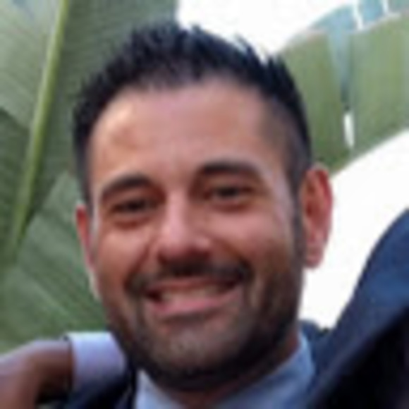 Profile Picture of Kris Munakash (@krsmuni) on Poshmark