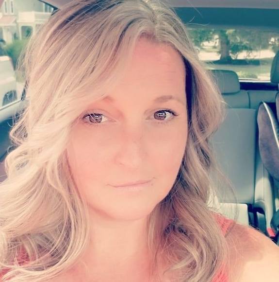 Profile Picture of Allison Hunter (@allisonhunte319) on Poshmark