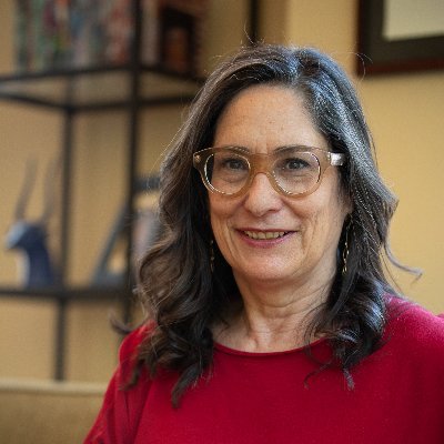 Profile Picture of Leslie Brenner (@@lesbren) on Twitter