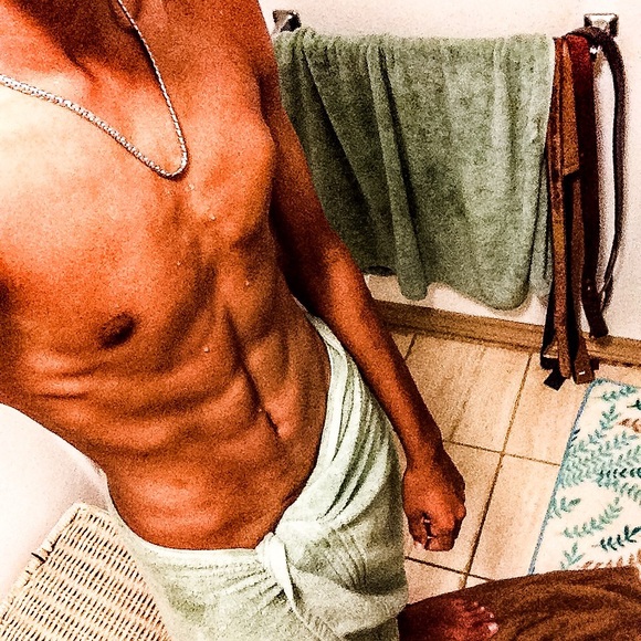 Profile Picture of Andre Hall (@aloha_dre_135) on Poshmark