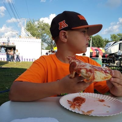 Profile Picture of Luke Linder (@Ll33Winn) on Twitter