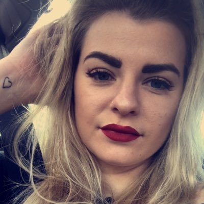 Profile Picture of POPPY (@PoppyMaeRoberts) on Twitter