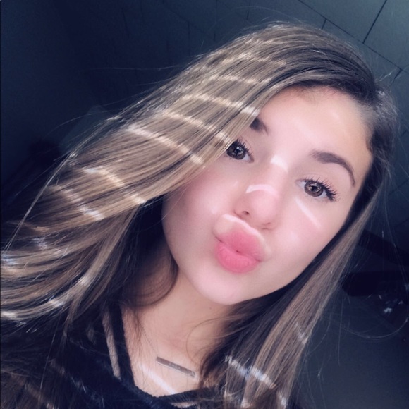 Profile Picture of Kloe Sellers (@kloe2005) on Poshmark