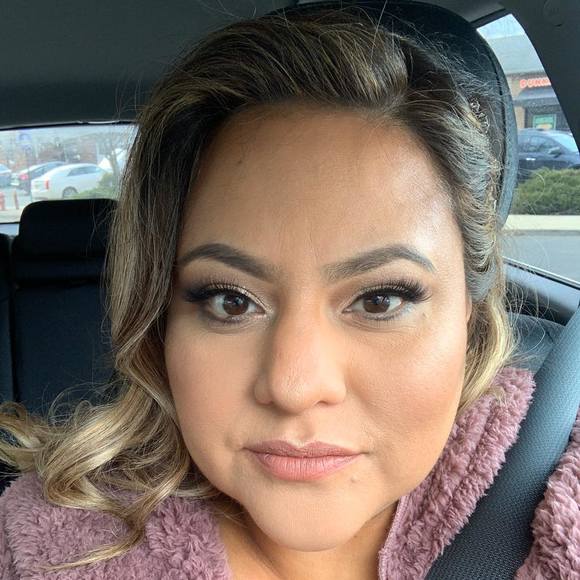 Profile Picture of Mariela arcentales Ramos (@marcentales20) on Poshmark