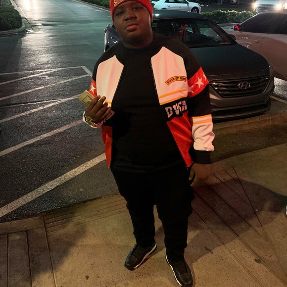 Profile Picture of Cory Keys (@kingpincory) on Poshmark