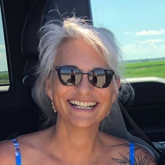 Profile Picture of Lisa Murdock (@lisamurdock310) on Poshmark