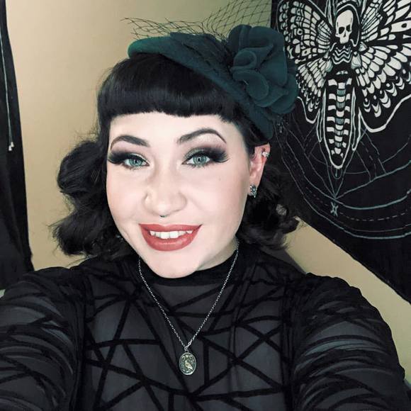 Profile Picture of Ashley Ackler (@acklera) on Poshmark