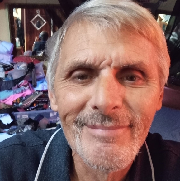 Profile Picture of Paul Barefoot (@paulbarefoot) on Poshmark